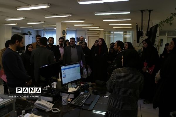 بازدید مأمورین و رابطین سازمان دانش‌آموزی شهرستان‌های استان تهران از تحریریه خبرگزاری پانا