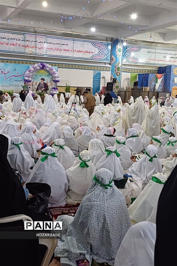 جشن تکلیف و بندگی نوگلان با حضور عمو غزالی در دبستان جامعه القرآن کاشان