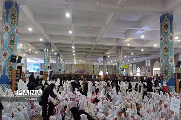 جشن تکلیف و بندگی نوگلان با حضور عمو غزالی در دبستان جامعه القرآن کاشان