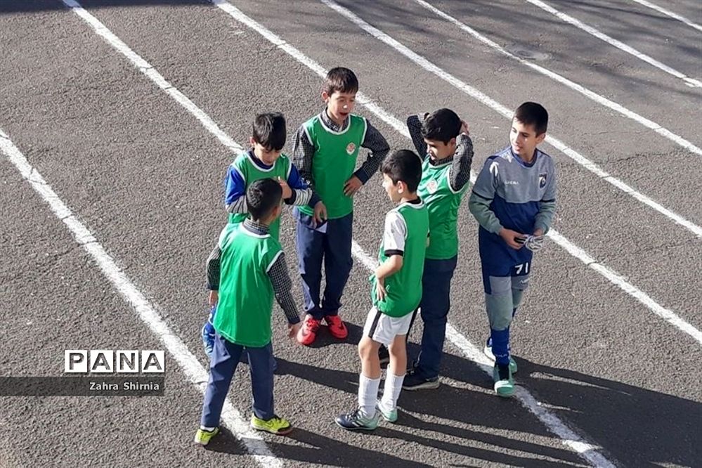 برگزاری مسابقات فوتبال با عنوان جام شهید سلیمانی در دبستان شهیدبهشتی یک