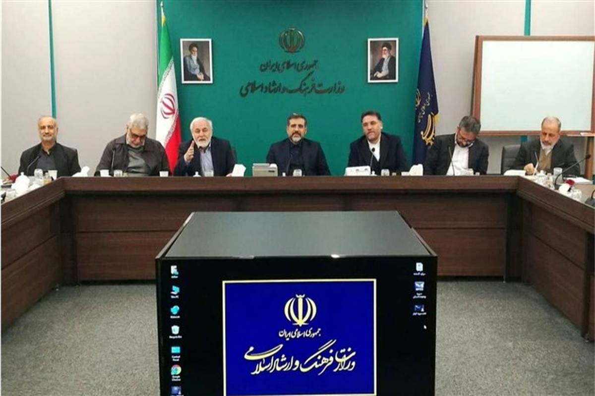 باید بهترین نیروهای انسانی در عرصه فرهنگ فعال باشند