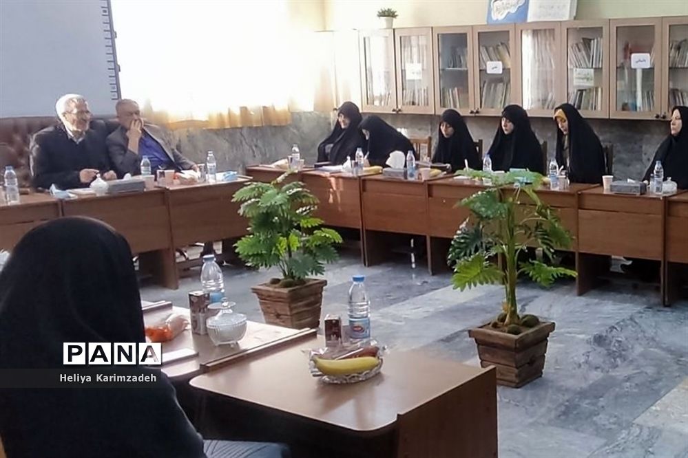 حضور مشاور وزیر آموزش و پرورش در مدرسه فاطمه زهرا ناحیه یک شهرری