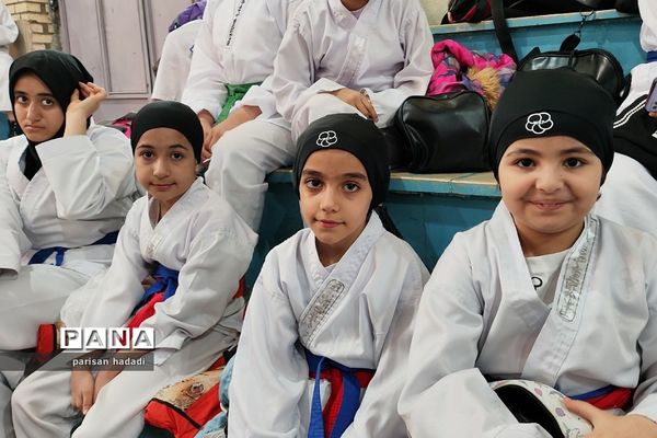 آغاز جام باشگاه‌های شهرداری شهرستان شهریار ویژه‌ی دختران در شهرک‌ وائین