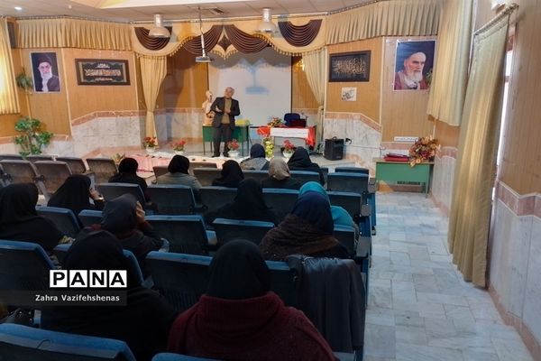 کارگاه ضمن خدمت، مقابله با بحران و مدیریت مراقبان سلامت و رابطان بهداشت شهرستان شیروان