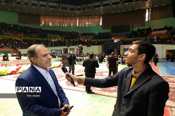همایش بزرگ جشن تکلیف سیاسی دانش‌آموزان رأی اولی شهر تهران