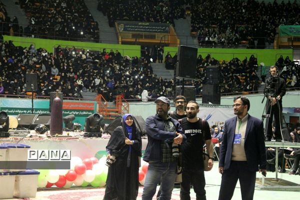 همایش بزرگ جشن تکلیف سیاسی دانش‌آموزان رأی اولی شهر تهران