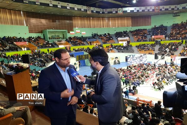 همایش بزرگ جشن تکلیف سیاسی دانش‌آموزان رأی اولی شهر تهران