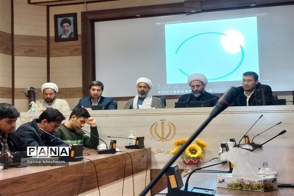 نشست صمیمی دبیران و اعضای قرارگاه میدان ۱۴صفر۲ شهرستان صالح آباد