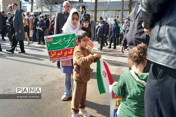 حضور باشکوه مردم اسفراین در راهپیمایی ۲۲ بهمن