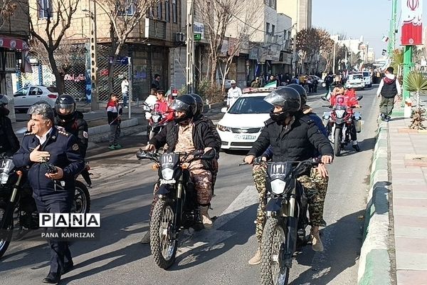 حضور پرشور مردم کهریزک و باقرشهر در راهپیمایی ۲۲بهمن