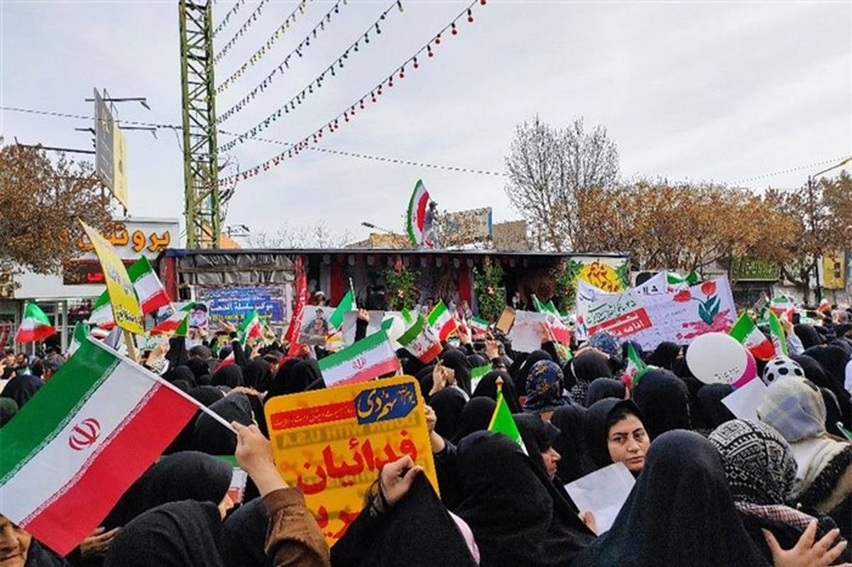 گوشه‌ای از راهپیمایی ۲۲ بهمن در نیشابور/ فیلم