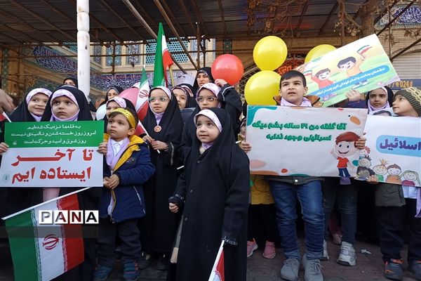 حماسه‌آفرینی کودکان و نوجوانان زنجانی در راهپیمایی ۲۲بهمن