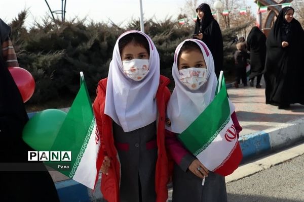 حضور باشکوه و پرشور مردم استان مرکزی در یوم‌ الله ۲۲ بهمن