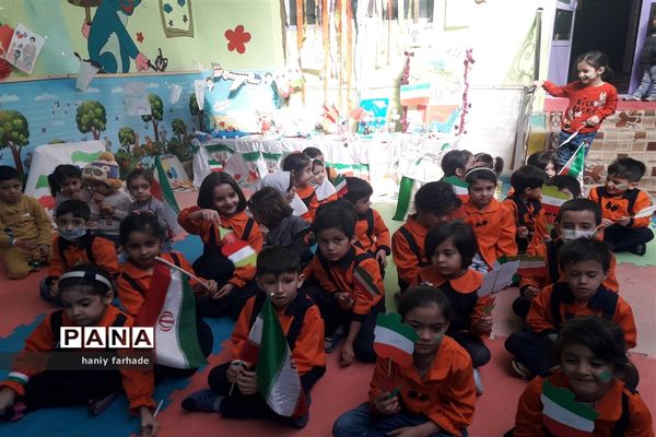 بر‌پای نمایشگاه مهد‌انقلاب ‌به‌مناسبت ۲۲بهمن‌