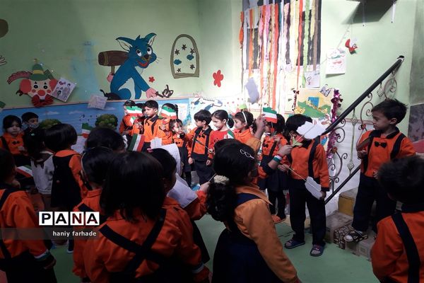 بر‌پای نمایشگاه مهد‌انقلاب ‌به‌مناسبت ۲۲بهمن‌