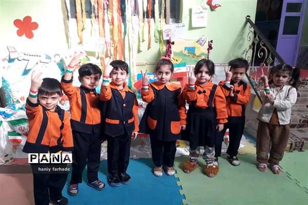 بر‌پای نمایشگاه مهد‌انقلاب ‌به‌مناسبت ۲۲بهمن‌