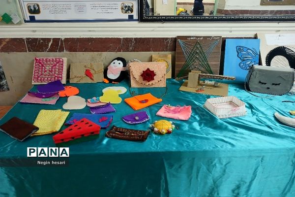 نمایشگاه دستاوردهای هنری دانش‌آموزان شهرستان پیشوا
