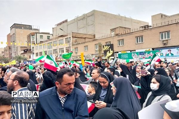 روایت دانش‌آموز خبرنگار پانا از راهپیمایی با‌شکوه ۲۲ بهمن در اهواز/ فیلم