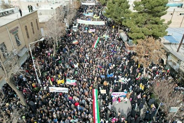 گوشه‌ای از راهپیمایی ۲۲ بهمن در نیشابور/فیلم