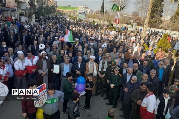 راهپیمایی 22 بهمن در املش پرشورتراز همیشه برگزار شد