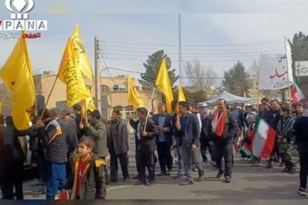 راهپیمایی مردم شهر کهک در یوم الله 22 بهمن/ فیلم