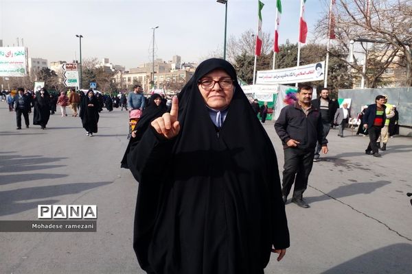 راهپیمایی ۲۲ بهمن در مشهد