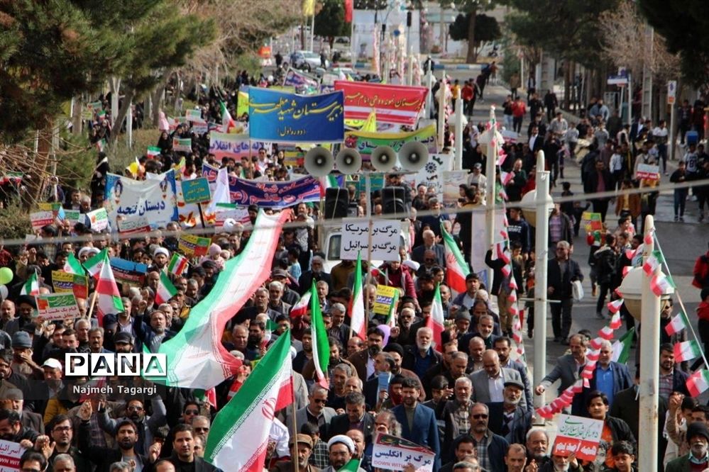 حضورمردم انقلابی و شهید پرور شهرستان مه ولات در راهپیمایی ۲۲بهمن