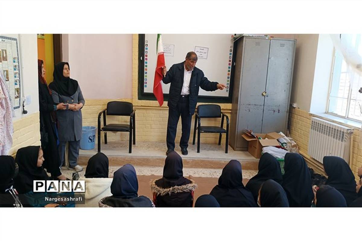 تبیین دستاوردهای انقلاب با راوی دفاع مقدس در مدرسه مبارکه شهر زیارت
