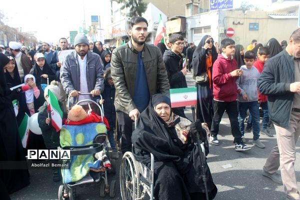 راهپیمایی یوم الله 22 بهمن در قم-1