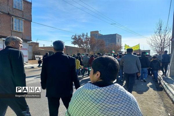 حضور گسترده مردم انقلابی شهر تیتکانلو در راهپیمایی ۲۲ بهمن ماه