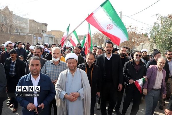 راهپیمایی 22 بهمن در شهر قنوات قم