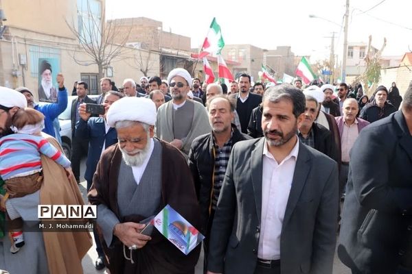 راهپیمایی 22 بهمن در شهر قنوات قم