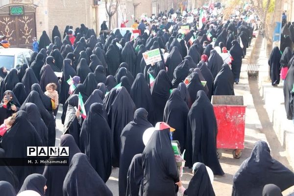 راهپیمایی 22 بهمن در شهر قنوات قم