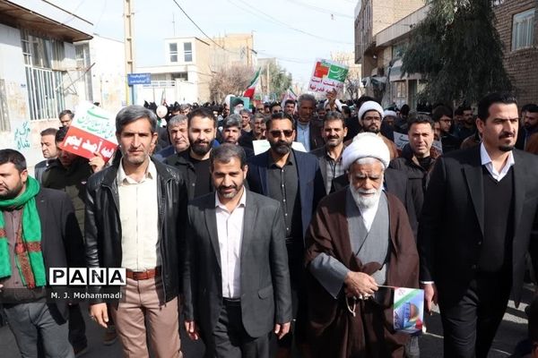 راهپیمایی 22 بهمن در شهر قنوات قم