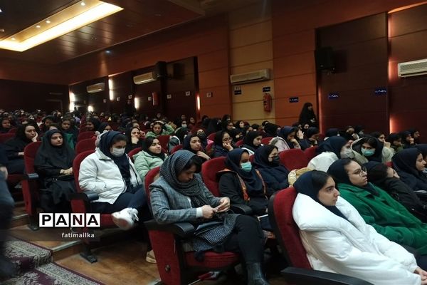 برگزاری همایش رأی اولی‌ها در شهرستان فیروزکوه