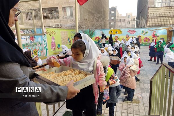 جشن میلاد امام‌حسین(ع) در دبستان سارا شهرستان ملارد