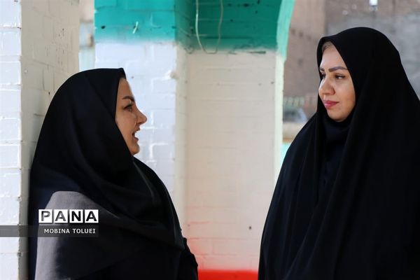 آیین تجلیل از نو مادران در آموزشگاه 12 فروردین ناحیه یک بهارستان