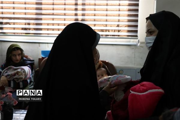 آیین تجلیل از نو مادران در آموزشگاه 12 فروردین ناحیه یک بهارستان