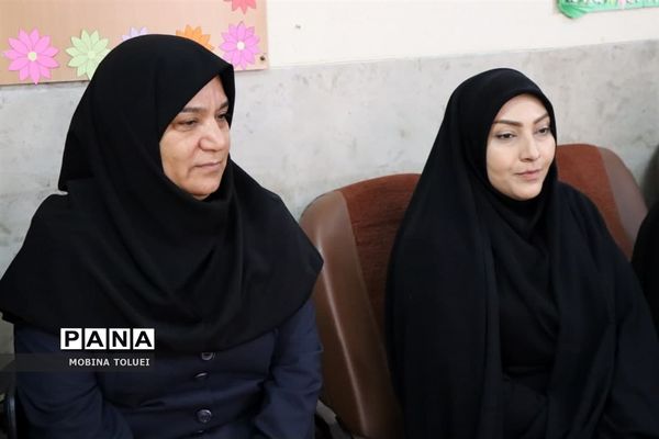 آیین تجلیل از نو مادران در آموزشگاه 12 فروردین ناحیه یک بهارستان