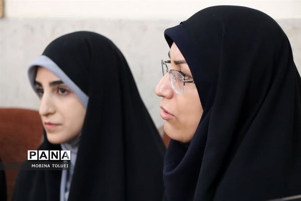 آیین تجلیل از نو مادران در آموزشگاه 12 فروردین ناحیه یک بهارستان