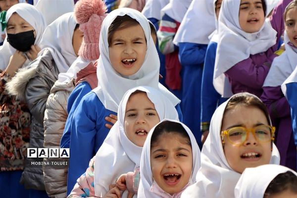 آیین تجلیل از نو مادران در آموزشگاه 12 فروردین ناحیه یک بهارستان
