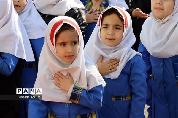 آیین تجلیل از نو مادران در آموزشگاه 12 فروردین ناحیه یک بهارستان