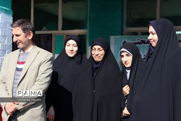 آیین تجلیل از نو مادران در آموزشگاه 12 فروردین ناحیه یک بهارستان