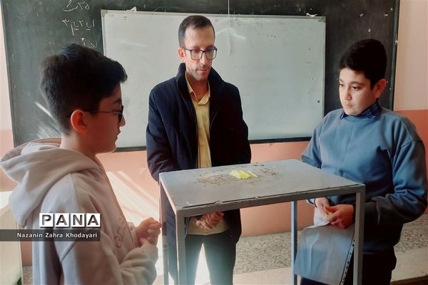 تقدیر از دانش‌آموزان برتر در پژوهش‌سرای بوعلی سینا شهرستان ملارد