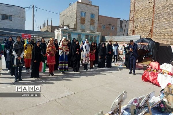 بازارچه کسب و کار دانش‌آموزی در دبیرستان شهید محمدی پور خلیل‌آباد