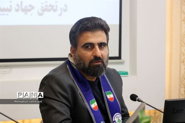 نشست صمیمی اعضای قرارگاه میدان ۱۴ صفر ۲ ناحیه ۶ مشهد با رئیس سازمان دانش آموزی استان