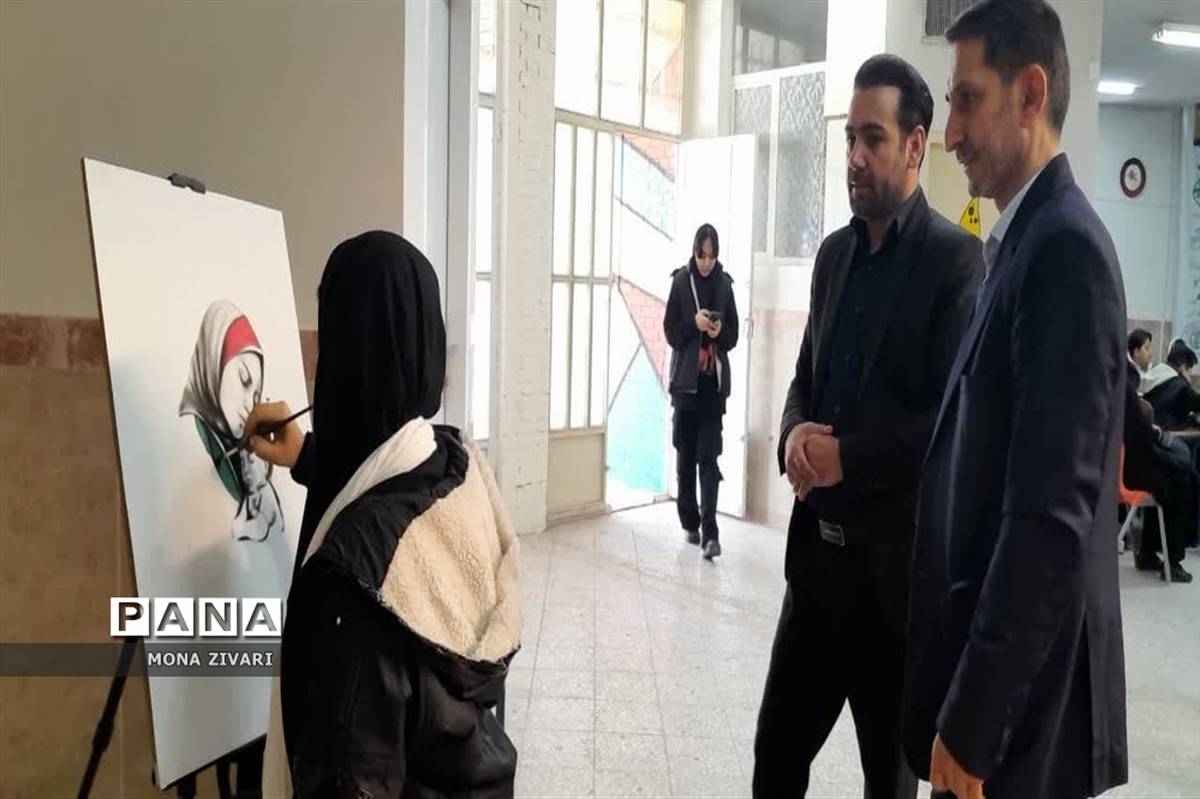 آثار هنرمندان، نشان‌دهنده‌ صدای یک ملت و جامعه است