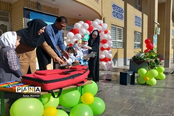 مراسم روز هوای پاک‌ در دبستان موسسی ناحیه ۶ مشهدمقدس