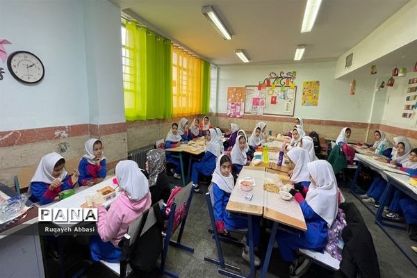 بسیج ملی تغذیه در دبستان زکیه شهرستان ملارد