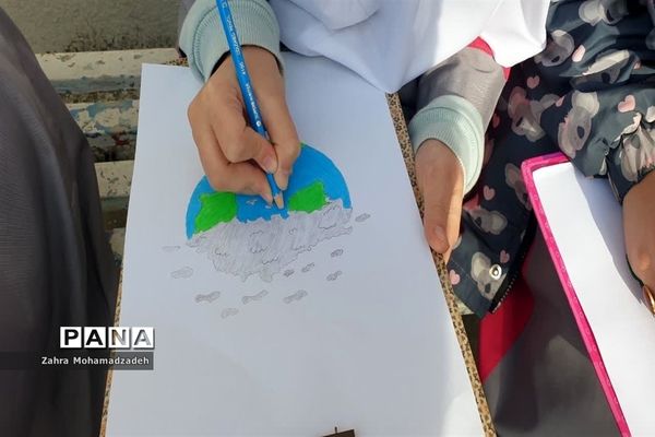 جشنواره نقاشی به مناسبت هفته هوای پاک در دبستان شاهد محمود‌آباد